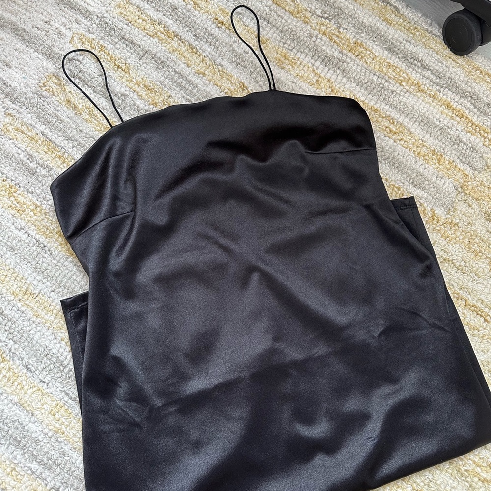 Black 90s bodycon